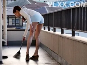 Quan hệ người yêu của anh trai nứng lồn khi đi công tác